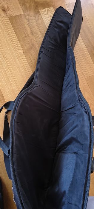 Futerał na gitarę basową