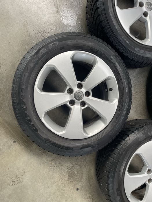 Kola felgi opel mokka 17 cali 5x105 et38 7j opony 215/60/17 goodyear