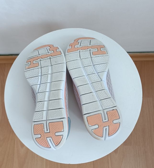 Wsuwane, wygodne buty damskie rozmiar 39marki Venice.