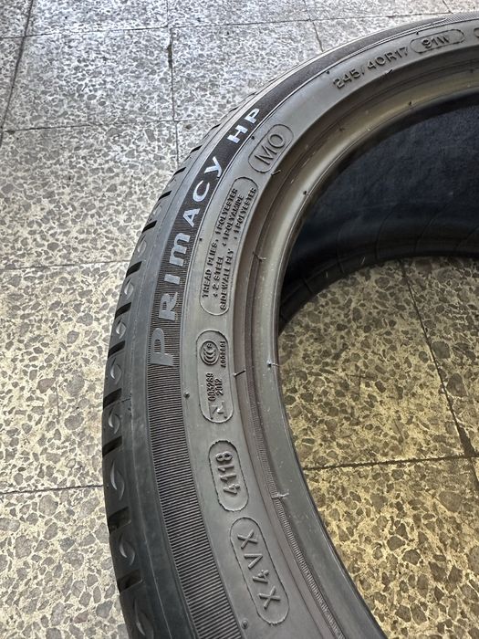 Pneus semi-novos 245/40R17
