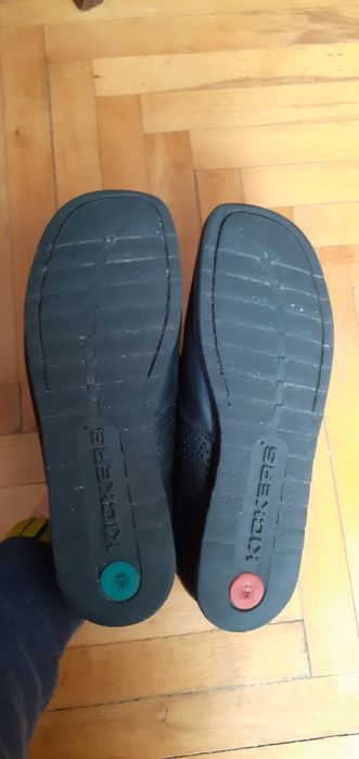 Półbuty Kickers że skóry naturalnej