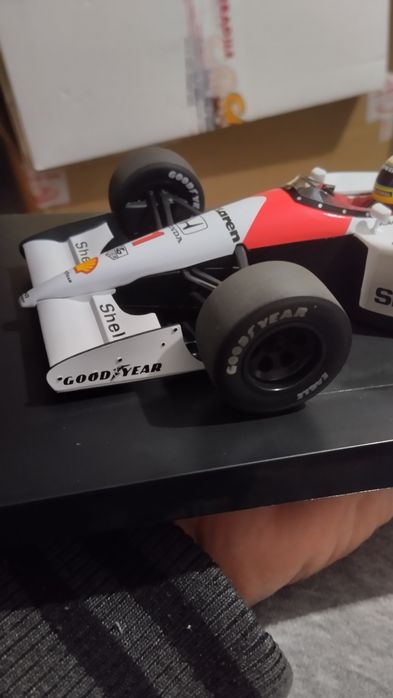 Ayrton Senna McLaren Honda MP4-6, minichamps 1:18 (novo)