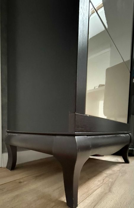 Szafa Laviano 1D, wysoka, pojemna, stylowa