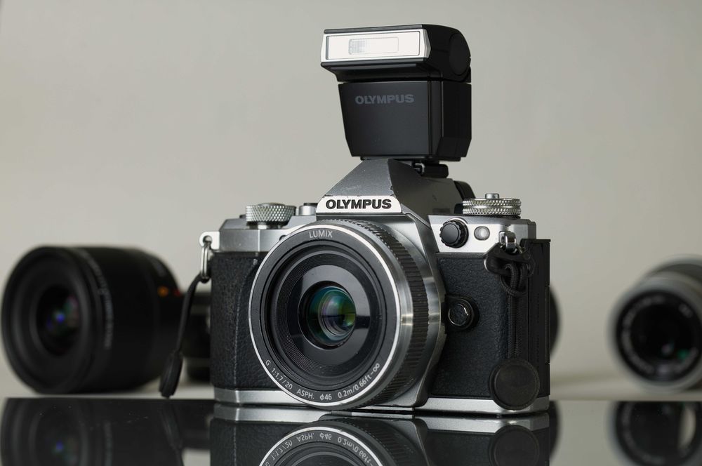 Olympus OM-D E-M5 Mark II | USZKODZONE gniazdo LCD