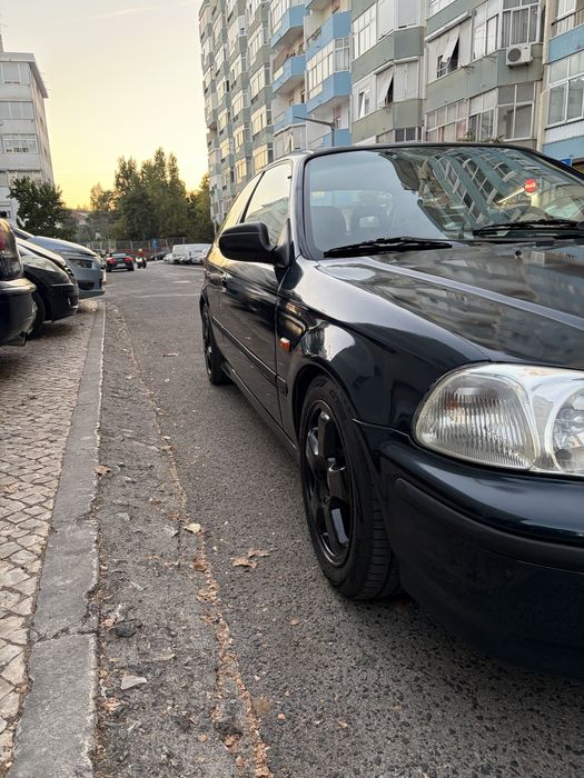 Honda  civic.