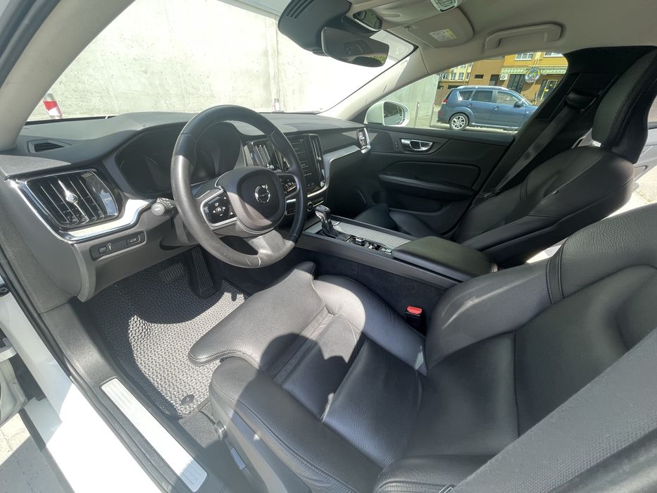 Volvo V60 2018 VIN YV1ZWA8UDK1015253 фото оголошення 13 з 24