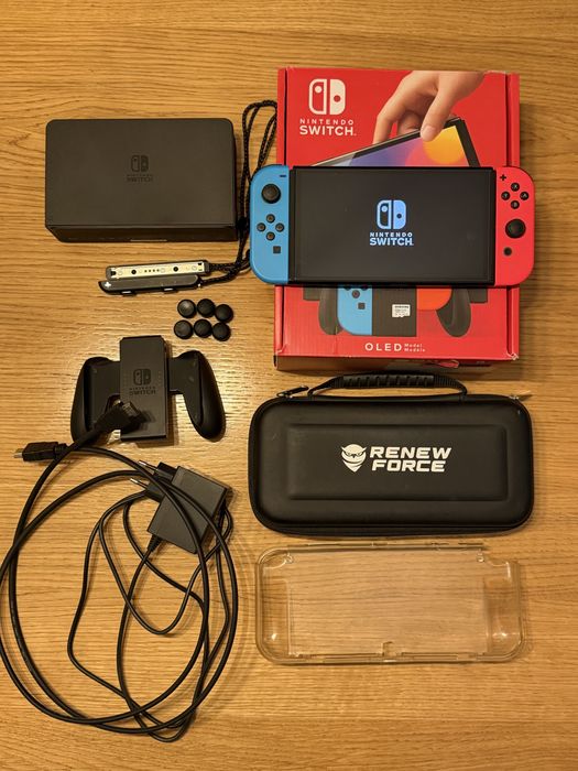 Nintendo Switch Oled bardzo dobry stan plus dodatki!