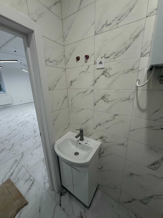 Комерційне приміщення з ремонтом 54 м² | окремий вхід | новий ЖК, Пустомити