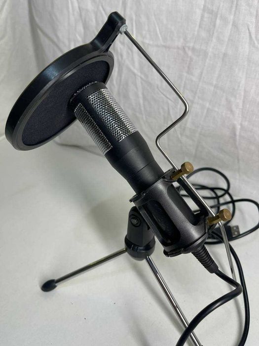 Дротовий мікрофон для стримів