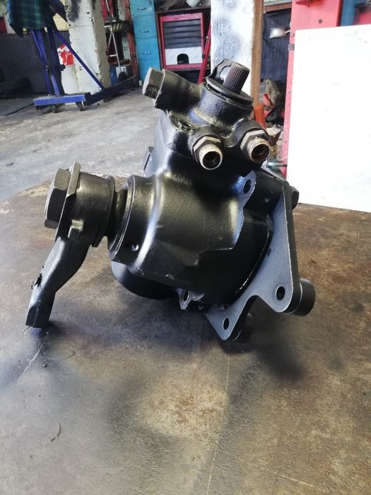 Caixa de direção Nissan Cabstar e110