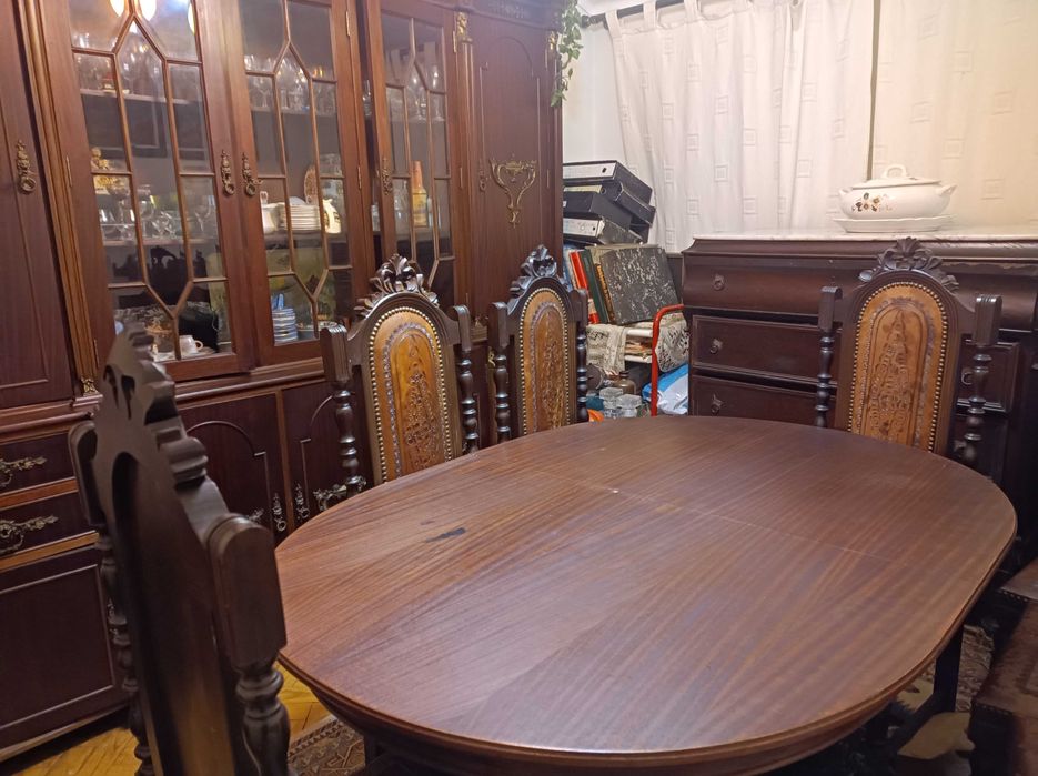 Mobília de sala com 8 cadeiras