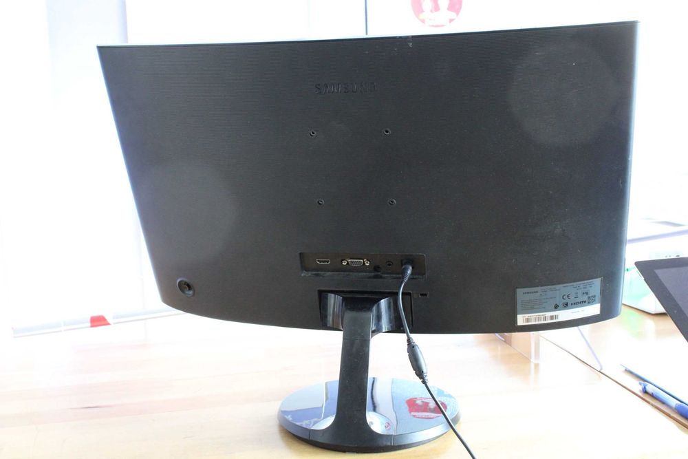 Samsung C24F390FHU - Monitor Curvo 24"
