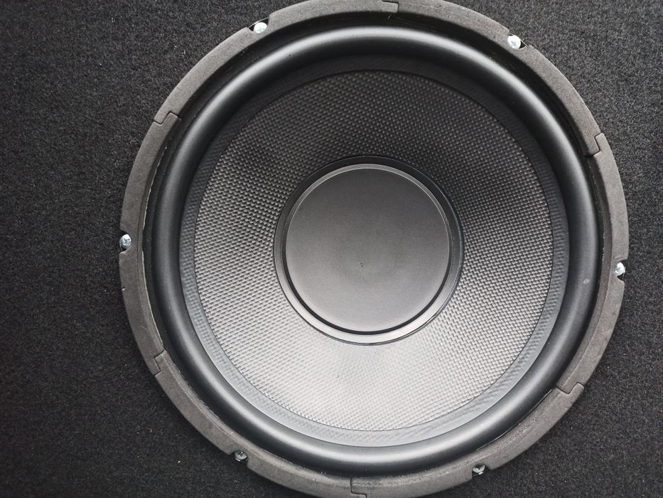 Продам Пассивный Сабвуфер 12 дюймов.С коробом на 36л. ЗЯ трапеция.