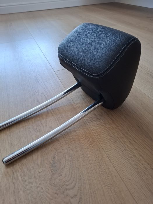 Zagłówek tylny środkowy Mercedes W205 c-klasa