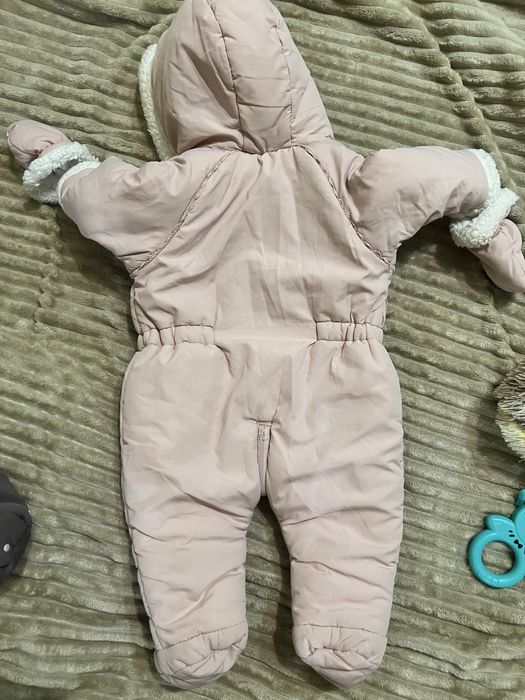 Зимовий комбез з рукавичками