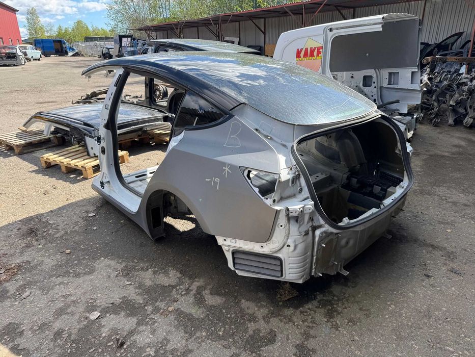Tesla Model 3 крило заднє фільонка четверть розборка