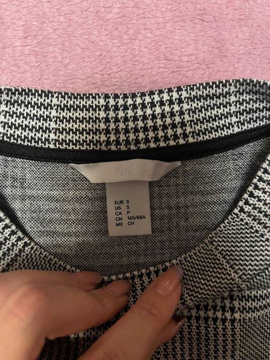 Кофта H&M з коротким рукавом.