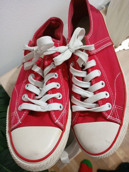 Sapatilhas, botas e galochas