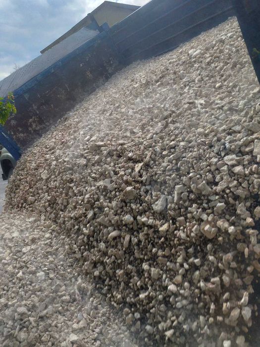 ./Пісок щебень відсів галька цемент. Композитна арматура. Пісок..//