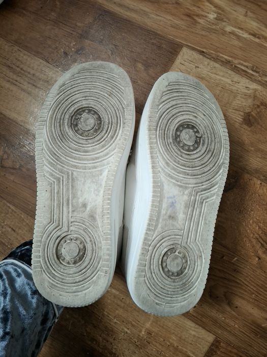 Жіночі кросівки б/у