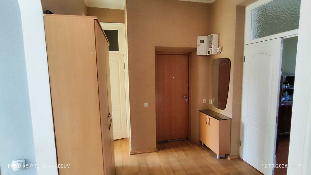 Продається чудова 2-х кімнатна велика квартира,сталінка, район Гданцівки
