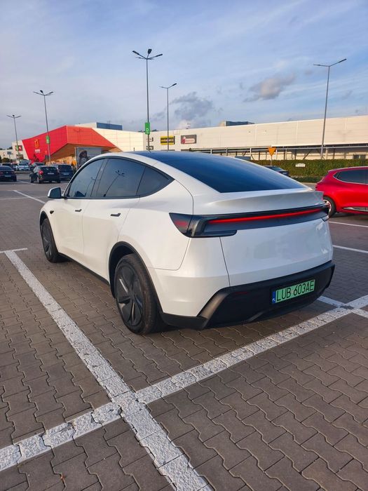 Tesla Model Y Tesla Y Juniper Long Range RWD niski przebieg