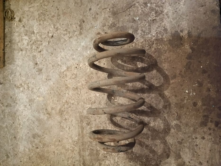 Пружина задняя vito вито