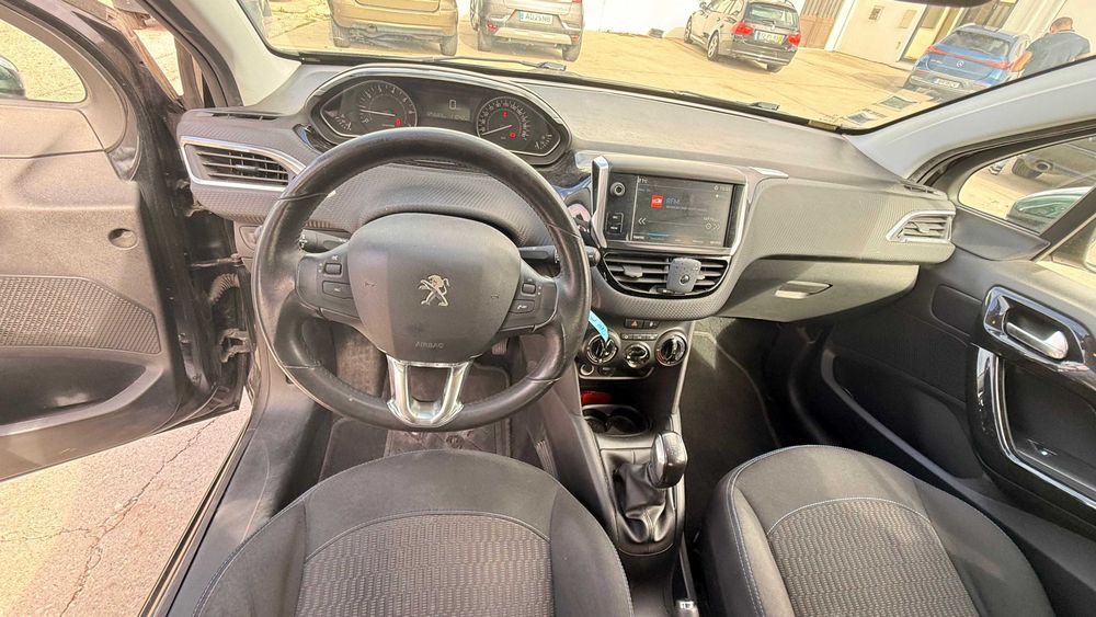 Peugeot 208 1.2 PureTech Gasolina 2018