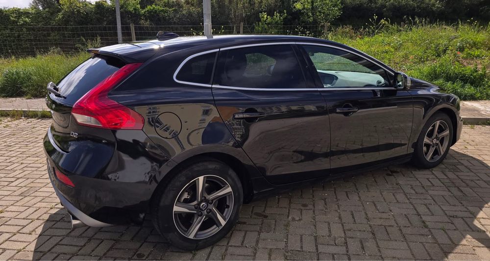 Volvo V40 D2 R-design