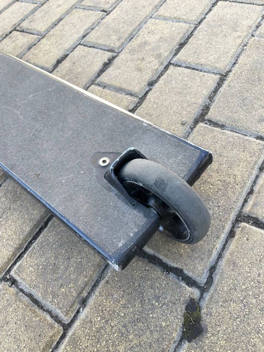 Самокат Striker Gravis