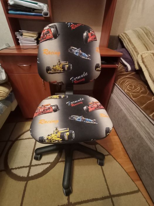 Продам крісло дитяче в хорошому стані майже нове