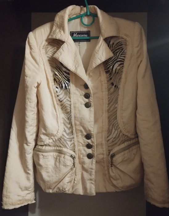 Жіноча куртка безкоштовно