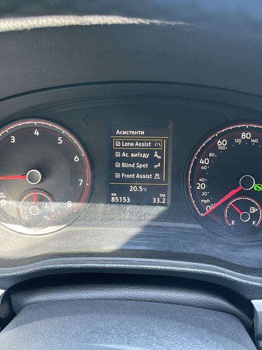 VW passat 2020року