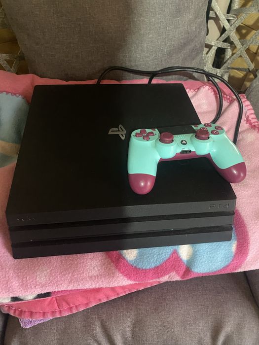 Ps4 + 2 Comandos(RESERVADA)