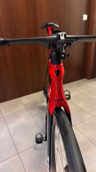 Madone SLR7 GEN6 54, malowanie  Trek Segafredo