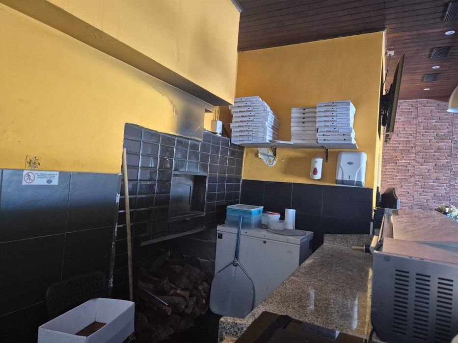 trespasse de pizzaria na amora
