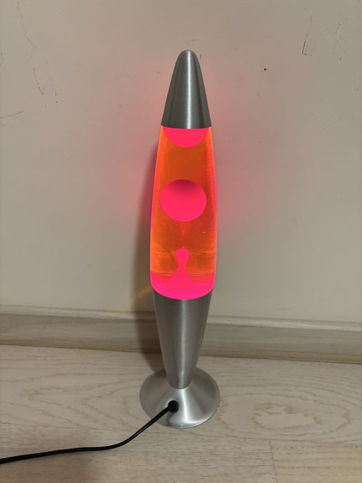 Lampka typu lava/lawa