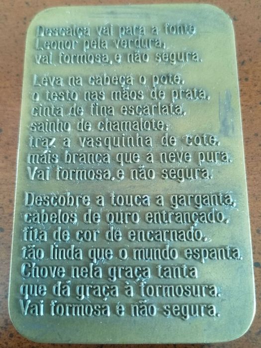 Medalha Alusiva a Luís de Camões, da autoria do Cabral Antunes.