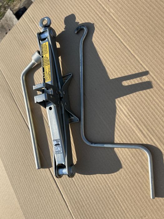 Домкрат Toyota Urban Cruiser,2009-2014,Toyota yaris,оригінал