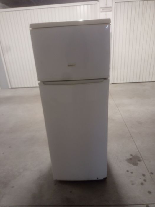 Geladeira a funcionar