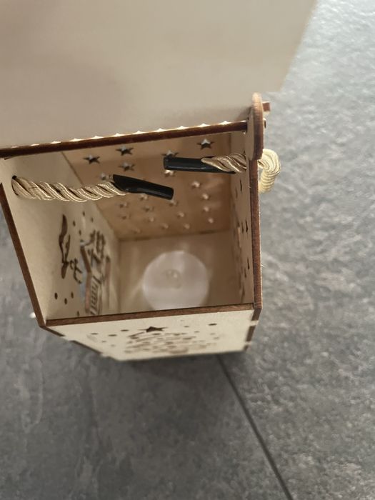 Lampion adwentowy led drewniany