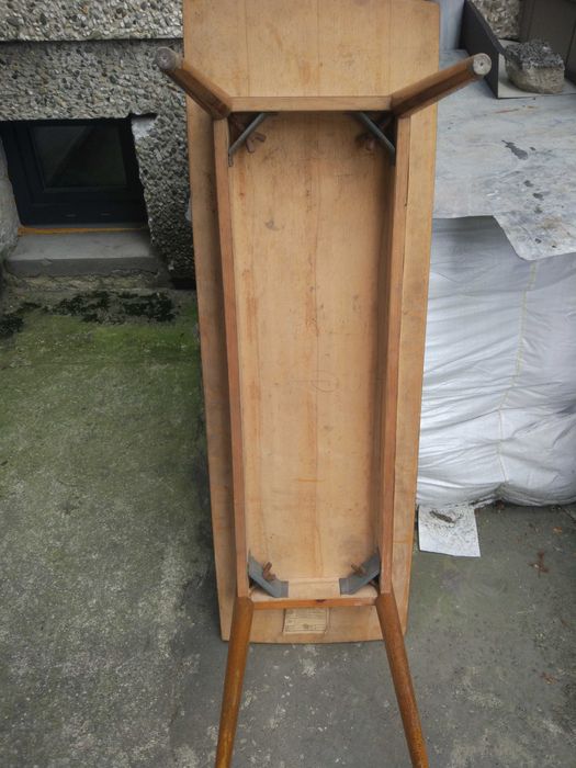 Stolik  jamnik do sofy