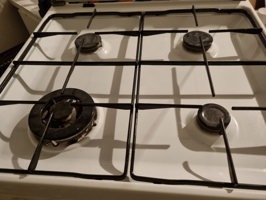 Kuchnia gazowo-elektryczna Electrolux EKK6130AOW – sprawna