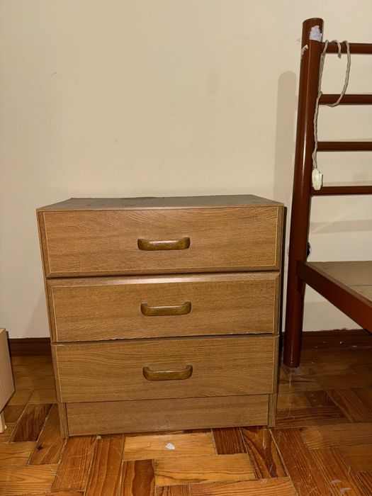 Conjunto de 2 mesas de cabeceira com 3 gavetas