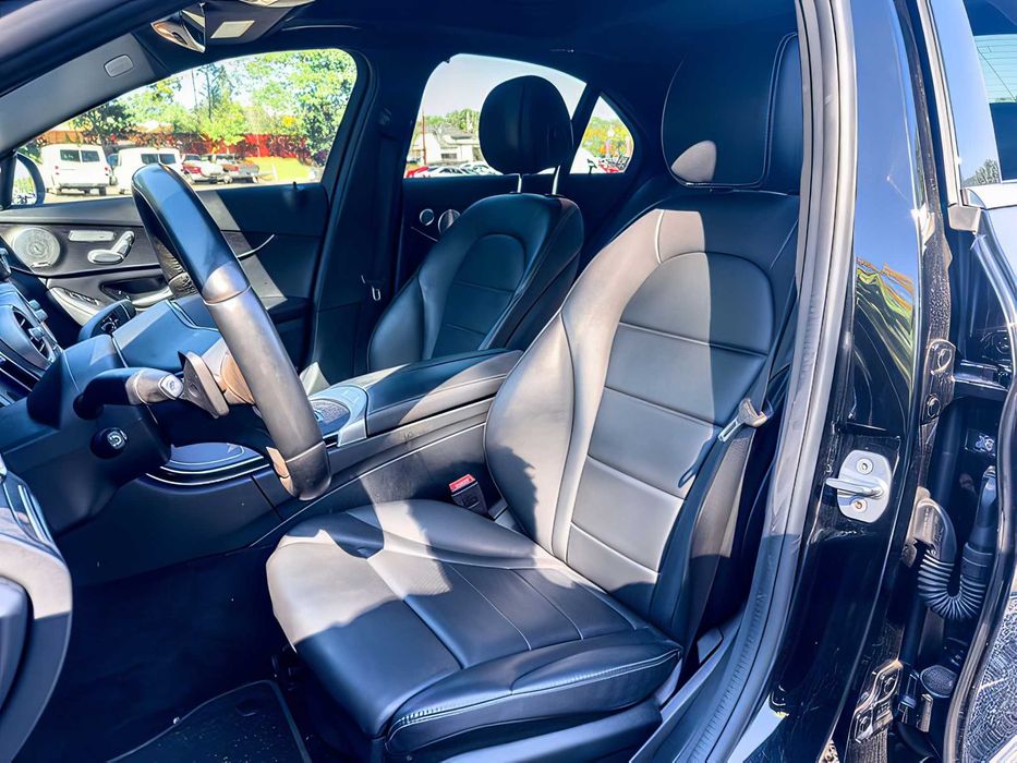 Mercedes-Benz C-Class      2021