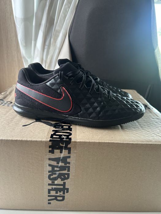 Бампи Nike tempo  Made in Vietnam  Вирізані пʼятки 42(26,5см) 700 грн