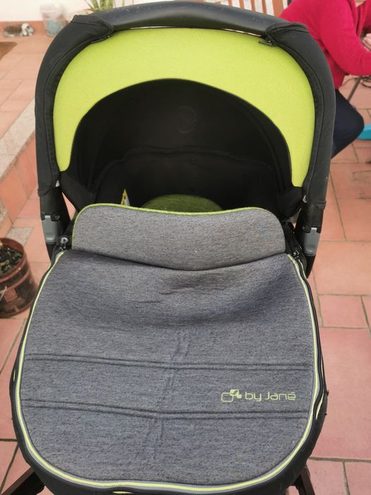 Urgente vendo carrinho bebe jané muum + alcofa matrix light 2