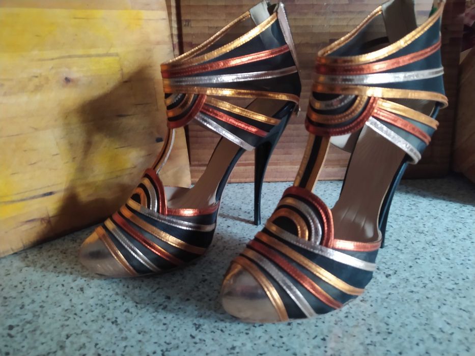 Buty szpilki Victor Rolf r.37