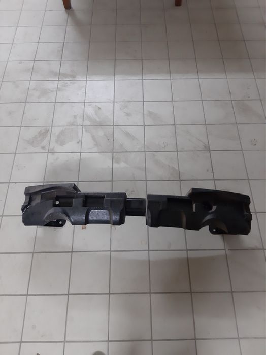 Ford Kuga 2008-2012 года усилитель заднего бампера.