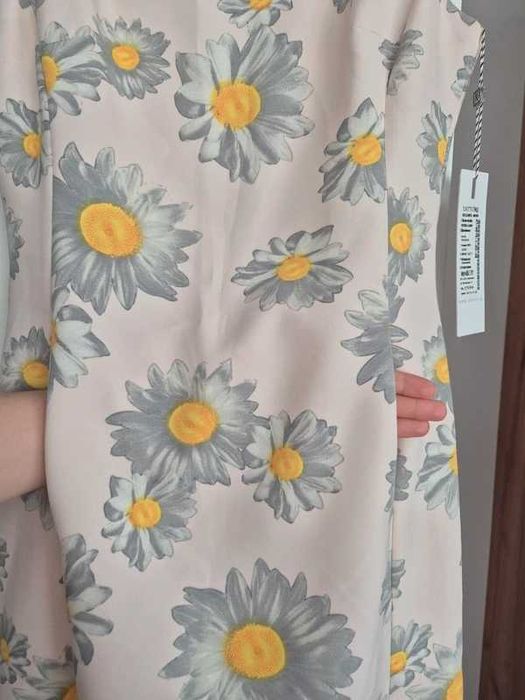 Elegancka sukienka w stokrotki L'attore jasmin, s, nowa z metką